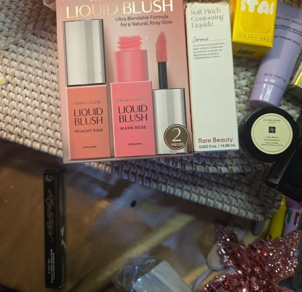 17 Beauty Set Rhode, Amika,Rare Beauty,kat V, Jo Malone,glow,kylie Louie Vutton
